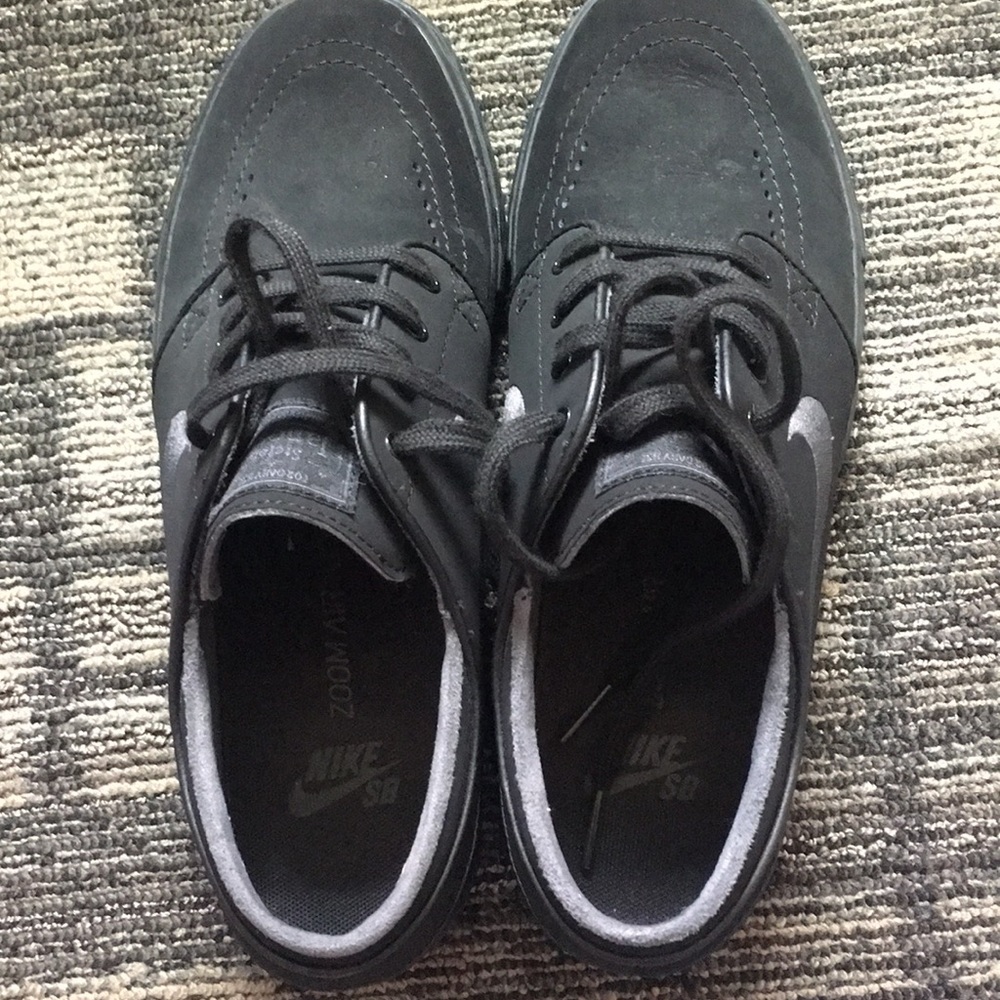 Nike unisex shoes